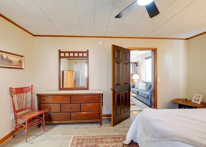 Walk To Main St & Campus! Dtwn Radford Home