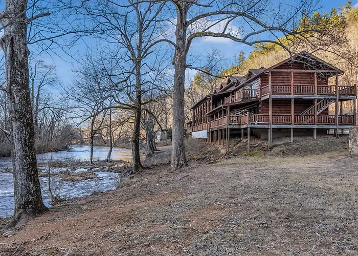 Riverfront Lodge