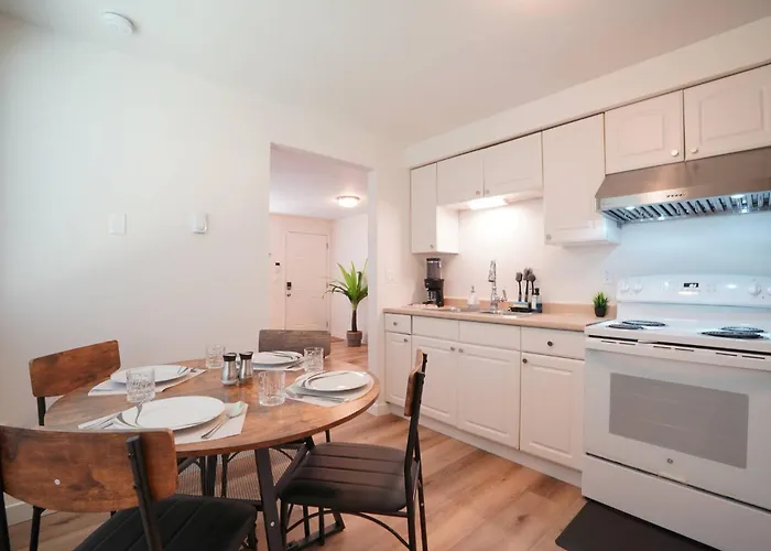 1King1Queen W/Smarttv, Wifi & Fullystocked Kitchen