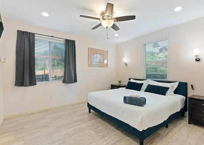 Spacious Single Level Home In Poway