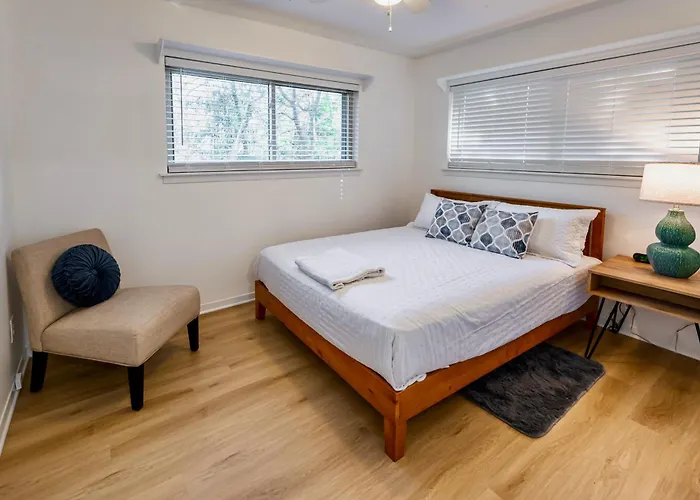1 Mi To Campus! Creekside Austin Home W/ Game Room