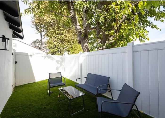 Stellar Sherman Oaks One Bedroom Close To Universal Studios