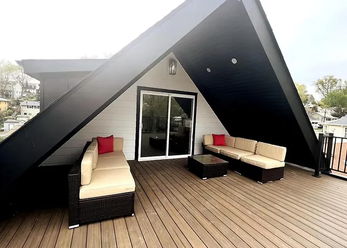 35 Owners Penthouse - 1 King Bed, Private Bathroom - Nonsmoking