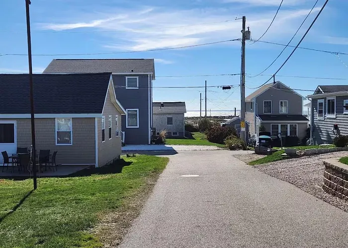 Beach Side Cottage In Narragansett
