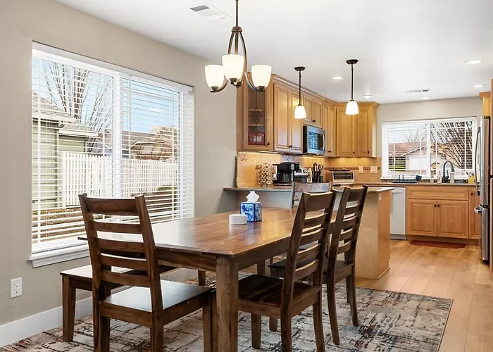 Unforgettable Stay At Edgewater Drive