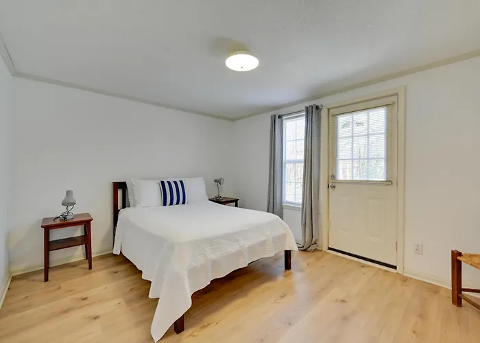 Game Room + Easy Ecu Access: Greenville Getaway