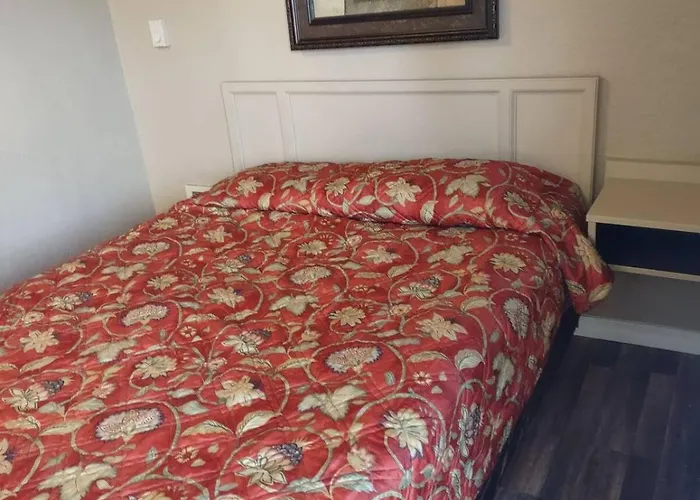 Elma Lodge And Suites