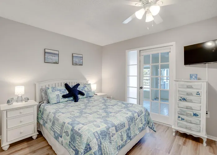 Beach Days & Poolside Fun! Englewood Home W/ Yard