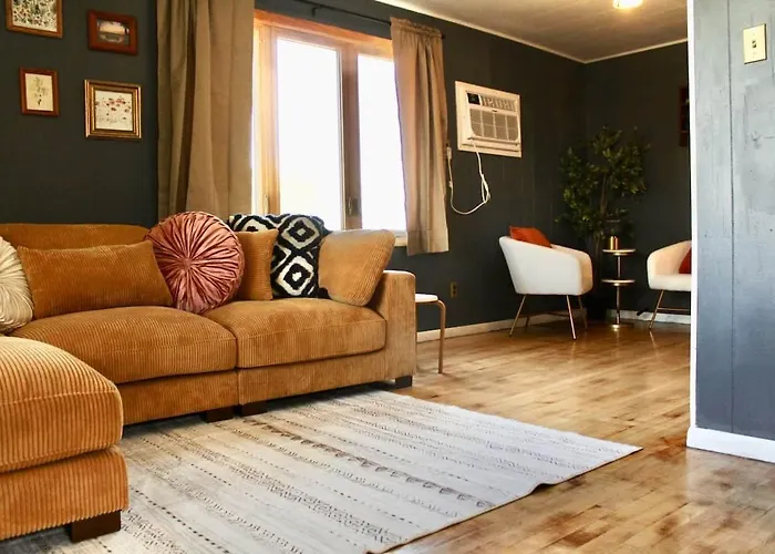 Ely Camp Haus - Vintage Home In Downtown Ely