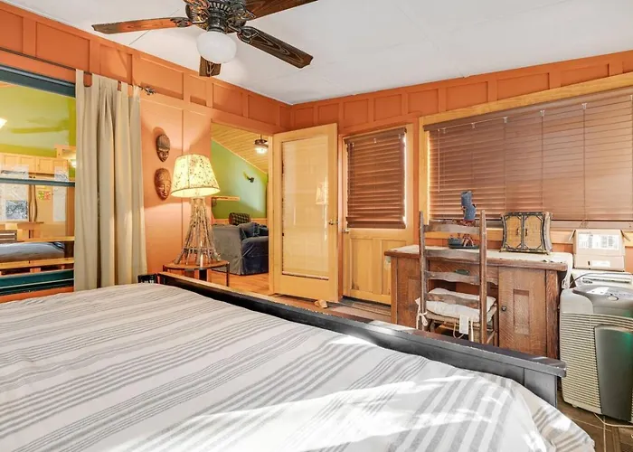 Cove House - Peaceful Nature Retreat On 66 Acres, Pond And Trails!