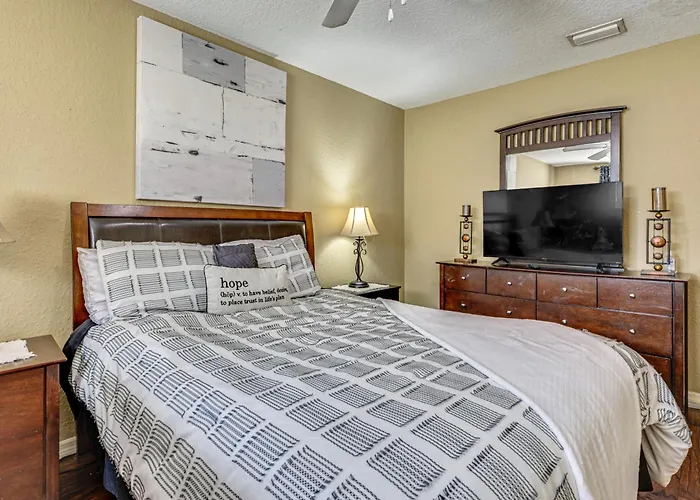 Golf, Paddle & Hike: Cozy Inverness Home W/ Yard