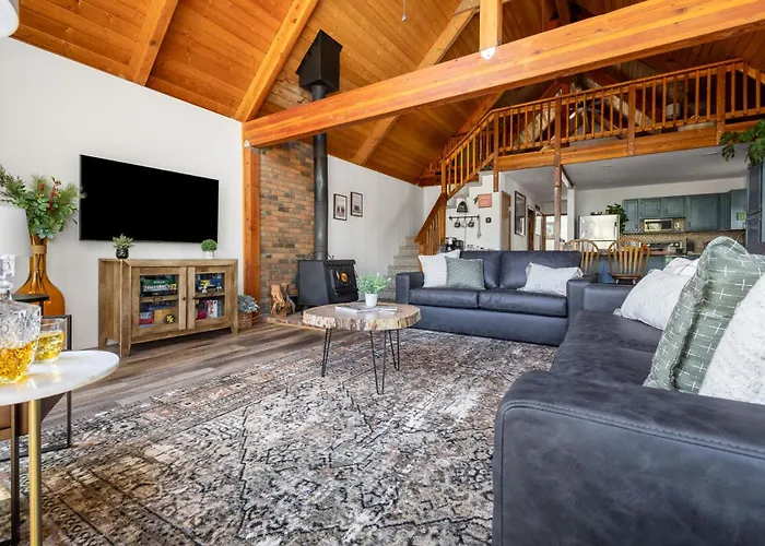 Cozy Chalet In The Pines