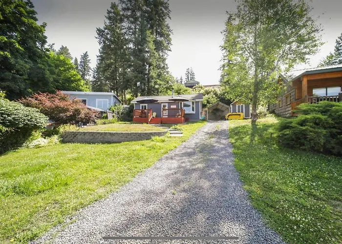 Lake Views And 90' Of Beach Access