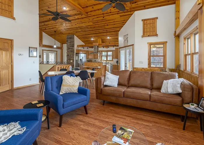 3Br Ridge Home Hot Tub, Firepit & Valley Views
