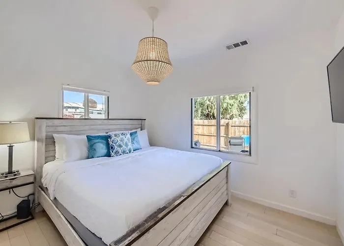 Cosmopolitan Cottage