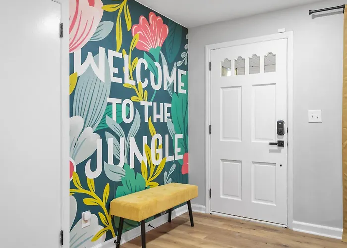 Zoo-Themed Family Home Near Nc Zoo