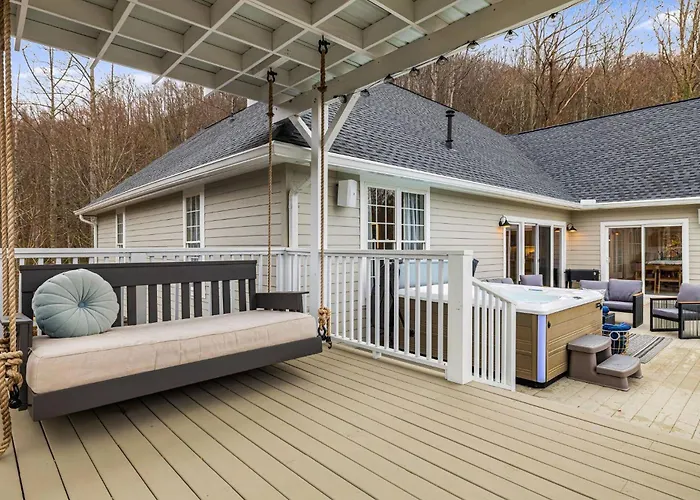 Harmony Mountainscape-Sleeps 20-Asheville 20 Min