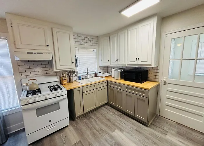 Close-To-Everything Midtown Cottage