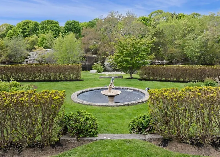 Cranberry Hill | 9 Bedroom 22 Acre Estate | Sleeps 24