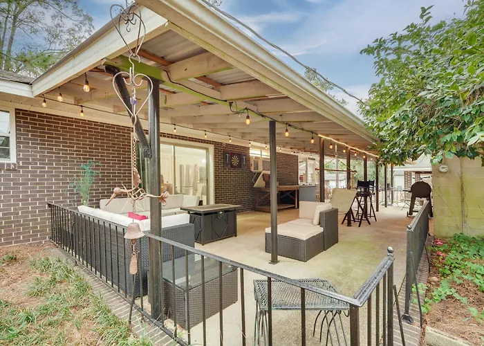 Greenwood Retreat: Perfect For Travel Nurses!