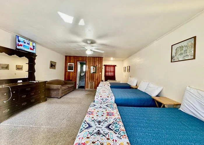 Parkview Lodge & Cabins