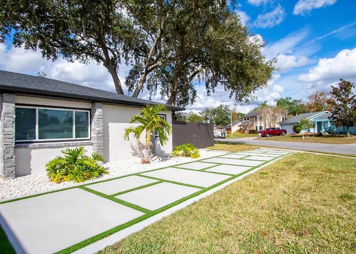 Longwood Private Suite - Near Orlando - Modern, Private Entrance, Fast Wifi