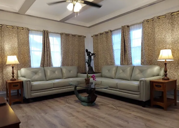 Kekuanaoa Homestead For Family Rooms