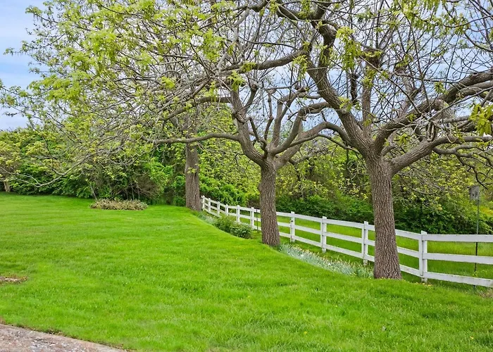 Cranberry Hill | 9 Bedroom 22 Acre Estate | Sleeps 24
