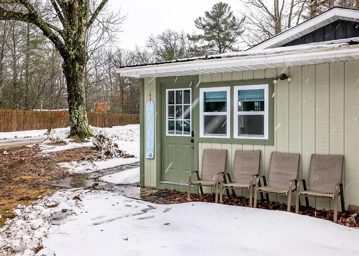 Fish, Bike & Hike! Wooded Irons Getaway Near River