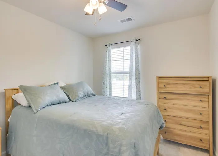9 Mi To Shawn Afb! Family Townhome Near Dining