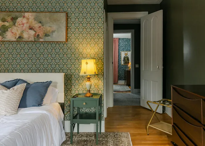 Boutique 1868 Victorian, Downtown Loudonville, Gateway To Mohican