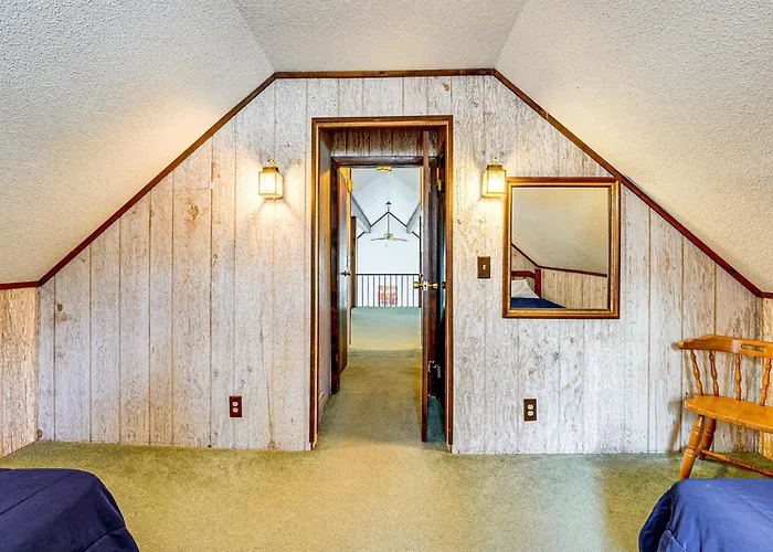 Pere Marquette Riverfront Cabin W/ Fishing Access