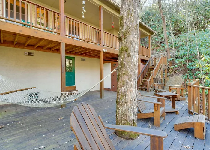 Hot Tub & Streamside Bliss! Topton Mtn Haven