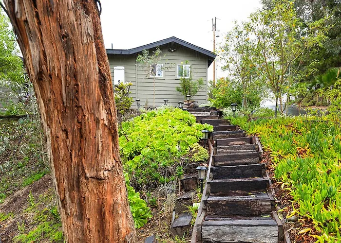 Sip, Golf & Unwind: Couple'S Retreat In Fallbrook