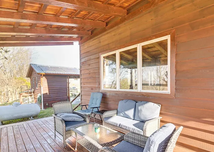 Peaceful 'Mountain Cabin' W/ Views In Williamsburg