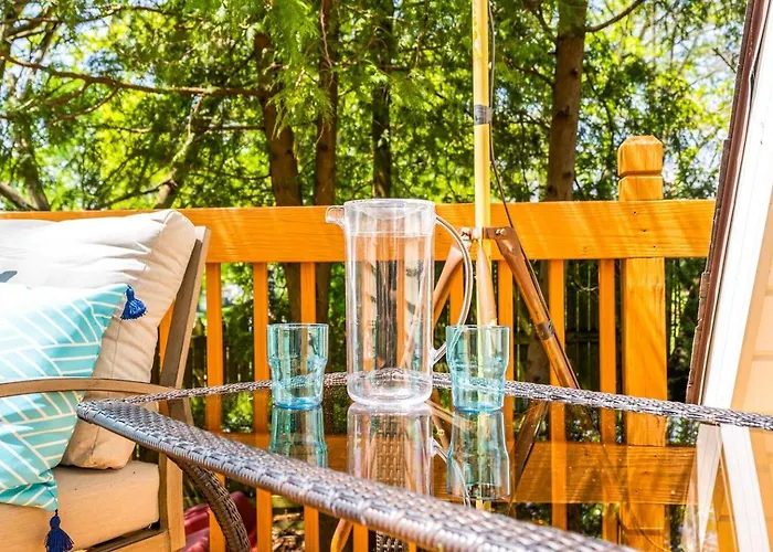 Romantic A-Frame Heartjacuzzi Firepit Kayaks