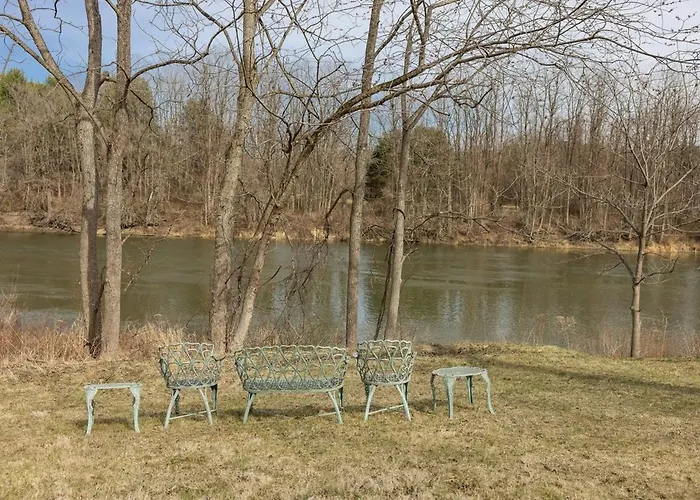 Rustic Luxe Creekside Retreat With Hot Tub And Fire Pit, Minutes From Hudson
