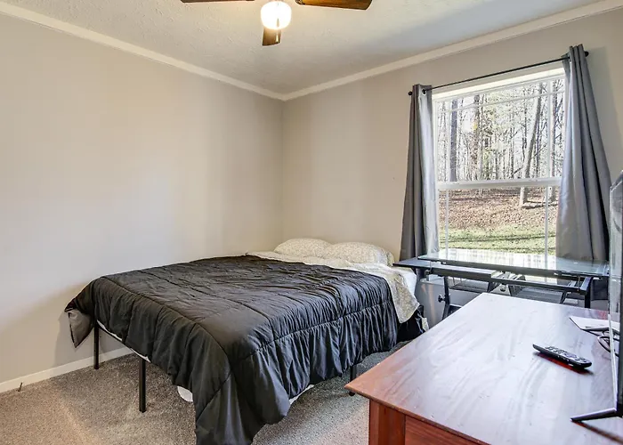 Near State Park! Pet-Friendly Home In Crossville