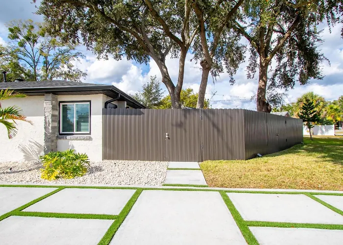 Longwood Private Suite - Near Orlando - Modern, Private Entrance, Fast Wifi