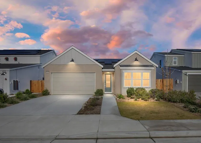 Serenity House- Newly Built, Peaceful Stay