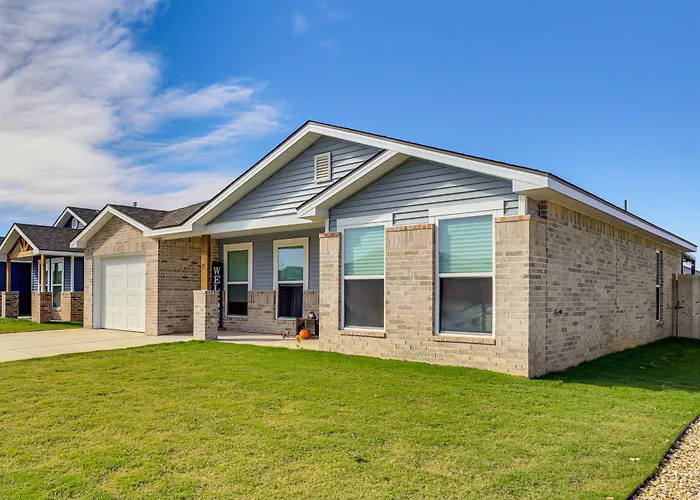 6 Mi To Texas Tech: Family Home W/ Patio & Yard