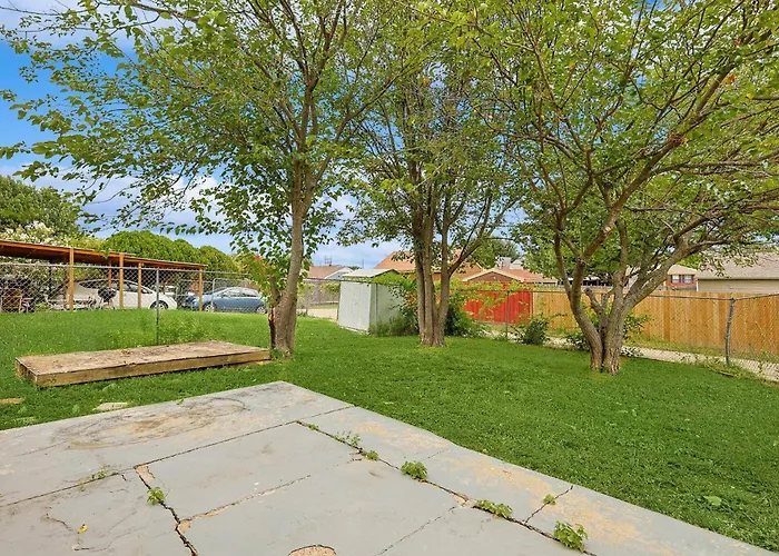 Family - Pet Friendly - Games - Walk To Nearby Park