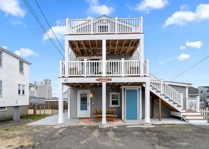Salisbury Surf & Sol Pet-Friendly Backyard Games