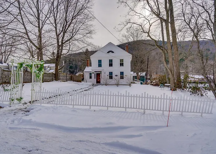 Historic Family Retreat On The At & Housatonic!