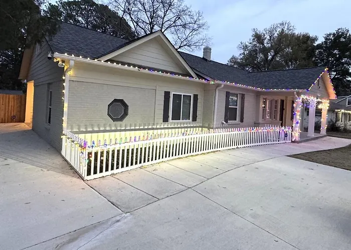 Brand New Spacious And Comfort 3-Bedroom Villa In East Central