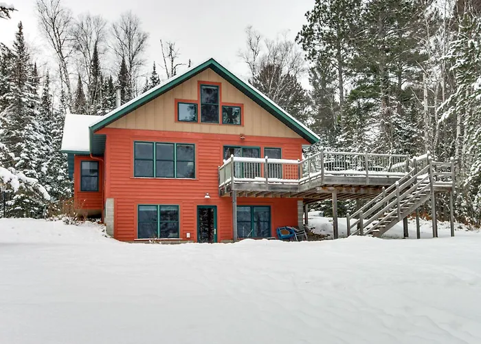 Dock & Foosball: Esquagama Lake Family Cabin