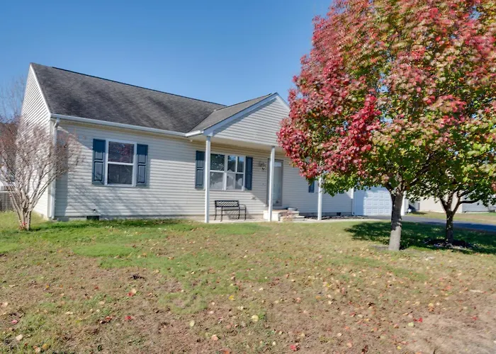Milton Getaway Near Beach W/ Deck & Yard