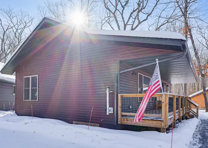 Northwoods Escape: Relaxing Retreat W/ Deck