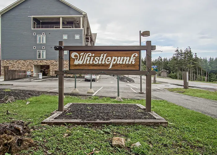 Whistlepunk 36: 1 Bedroom Plus Bonus Sleeping Loft Slope Side