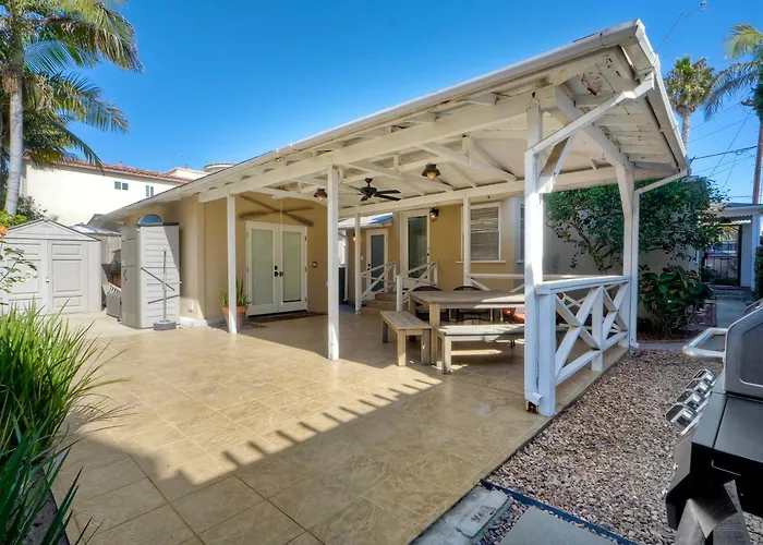 Coastal Cottage Steps From The Sand | Walk To Carlsbad Village, Dog-Friendly